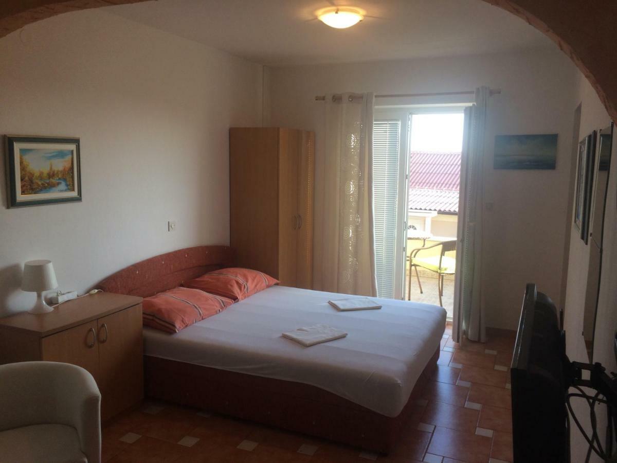 Apartments Loncaric Banjol Dış mekan fotoğraf